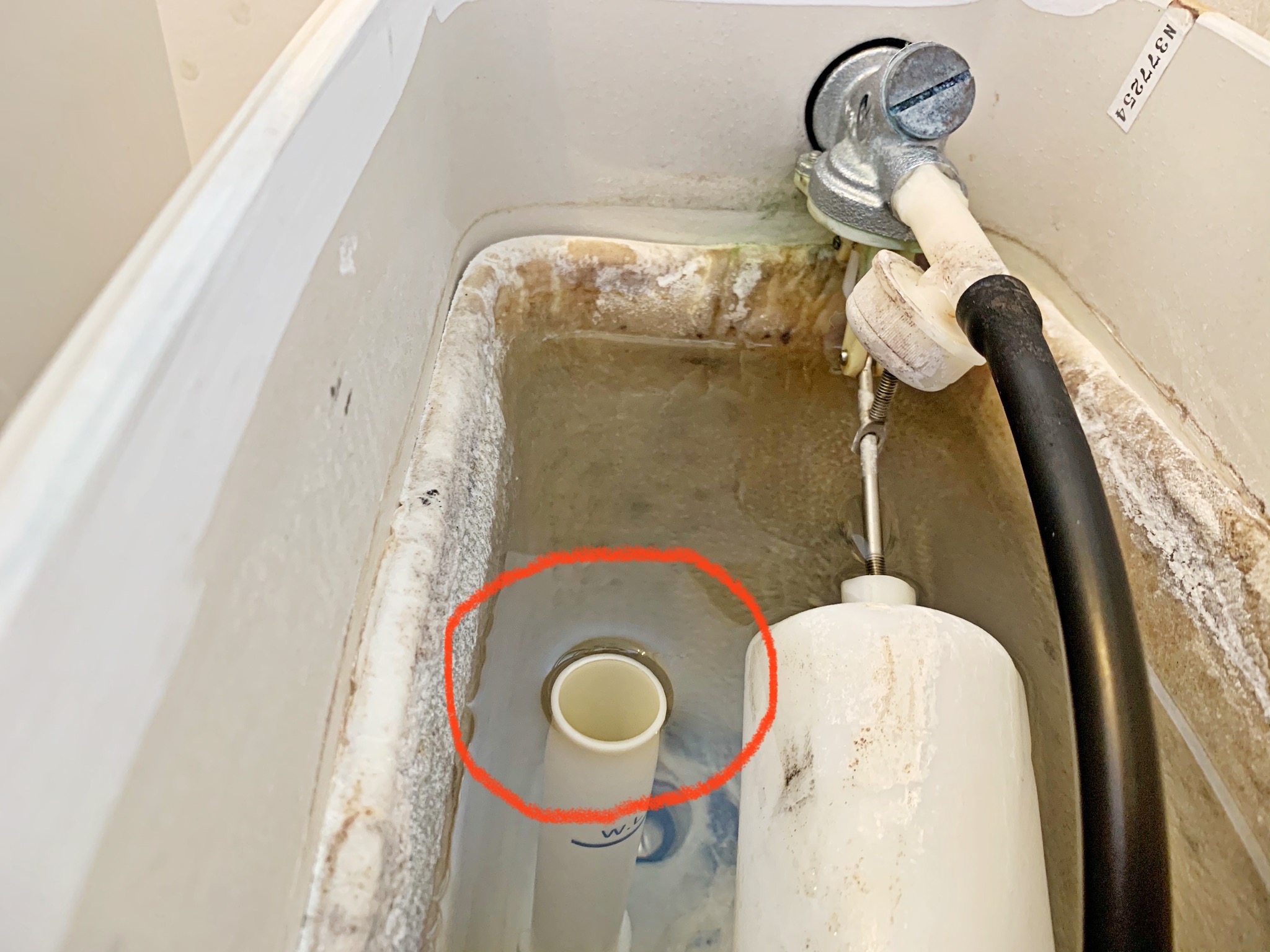 水洗トイレのチョロチョロ水漏れ原因のひとつ、パッキンの劣化。修理は簡単です。 便利屋HKS